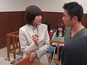 Tapando su culo acei ...