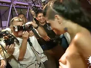 Holly Hendrix obtien ...