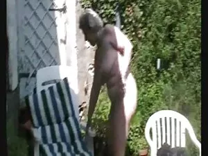 Rubia resbaladiza fo ...